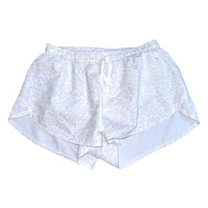 EUC Old Navy Active StretchTech Quick-Dry Athletic Shorts White Animal Print XS